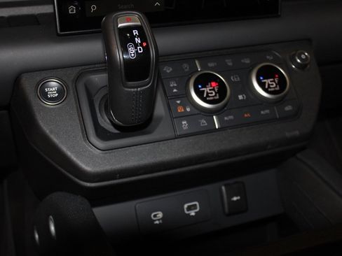 Certified 2024 Land Rover Defender 130 V8 image 33