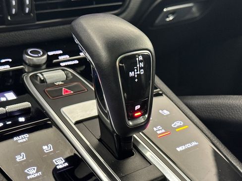 Used 2023 Porsche Cayenne S image 21