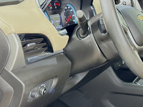 Used 2023 Chevrolet Traverse LS FWD image 12