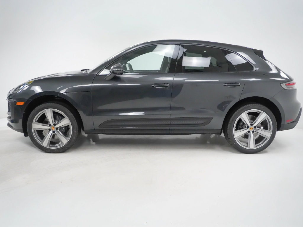 Certified 2026 Porsche Macan AWD/4WD image 2