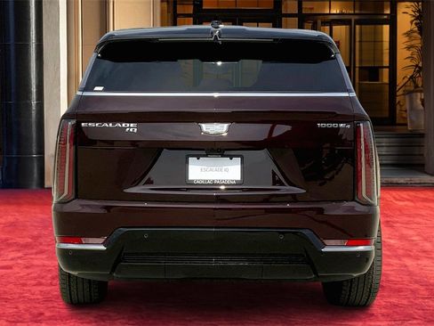 New 2025 Cadillac Escalade IQ Luxury 2 image 5
