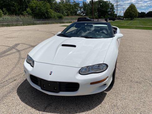 Used 2002 Chevrolet Camaro Z28 w/ SS Performance/Appearance Pkg RWD image 23