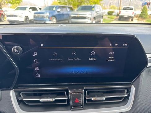 Used 2025 Chevrolet TrailBlazer LT AWD/4WD image 23