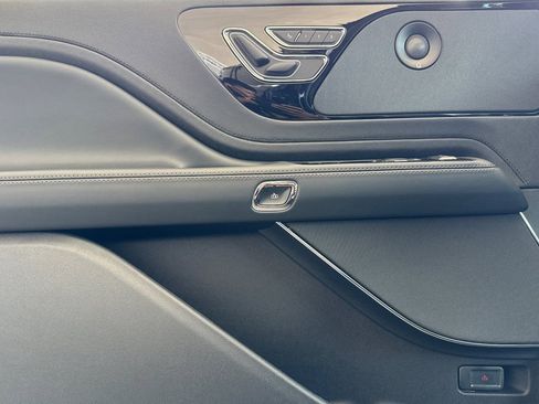 New 2025 Lincoln Aviator 2WD w/ Equipment Group 101A image 10