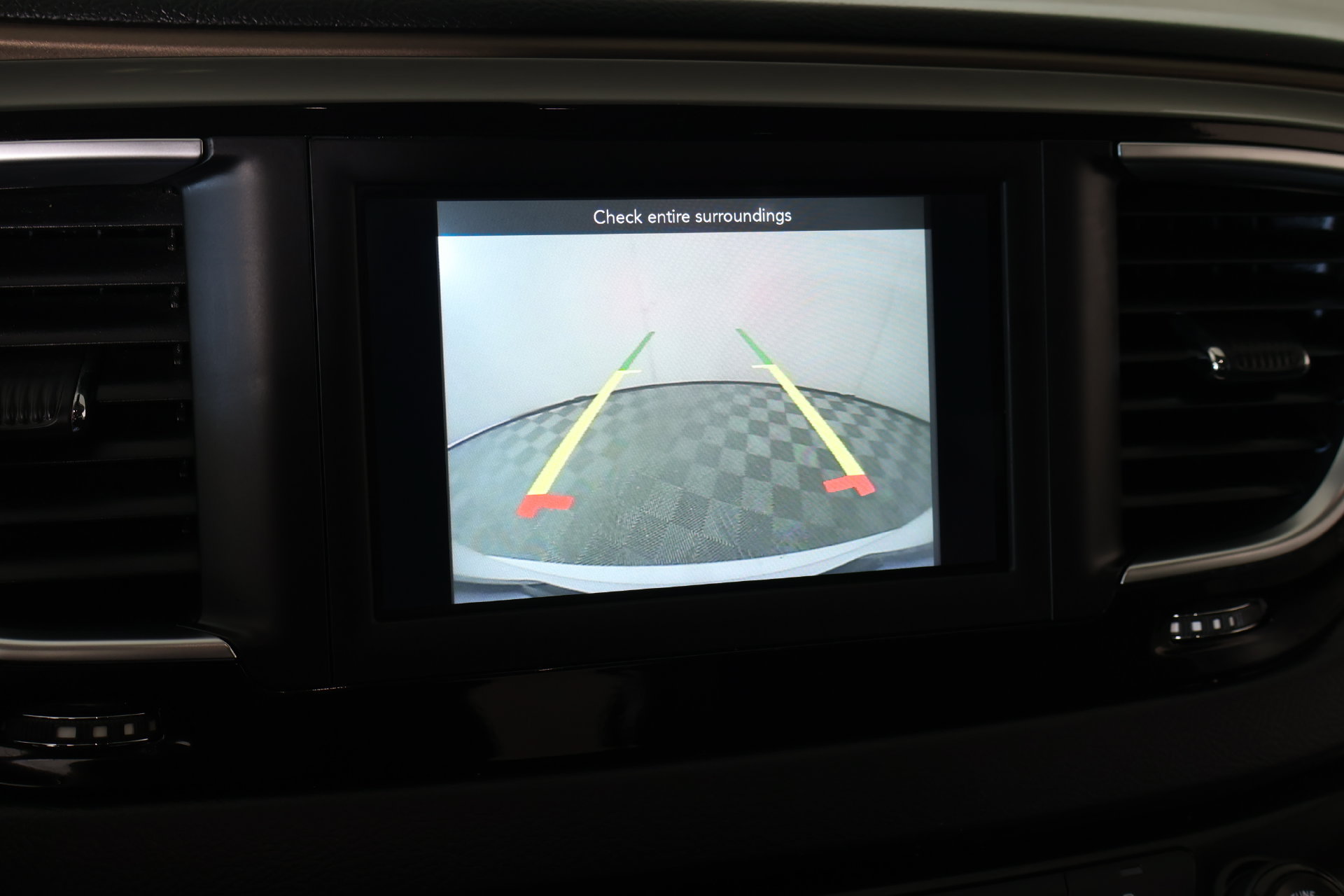 Used 2018 Chrysler Pacifica Touring Plus w/ Tire & Wheel Group FWD image 6