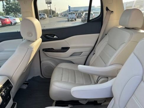 Used 2023 GMC Acadia Denali w/ Denali Ultimate Package FWD image 14
