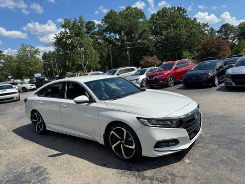 Used 2019 Honda Accord Sport image 3
