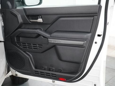 Used 2025 Toyota Tacoma TRD Off-Road AWD/4WD image 33