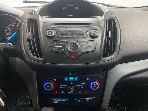Used 2018 Ford Escape SE image 19