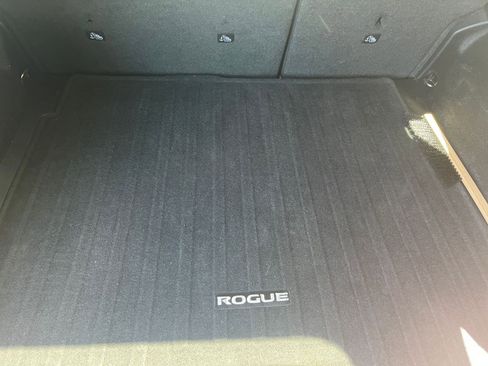 Used 2025 Nissan Rogue SV AWD/4WD image 33