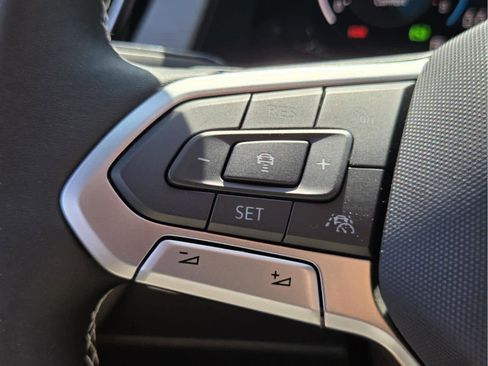 New 2026 Volkswagen Atlas Cross Sport SE FWD image 31