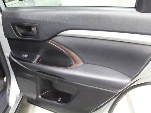 Used 2019 Toyota Highlander Plus image 28