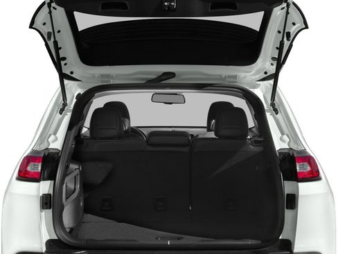 Used 2018 Jeep Cherokee Limited image 7