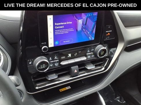 Used 2023 Toyota Highlander XLE FWD image 5
