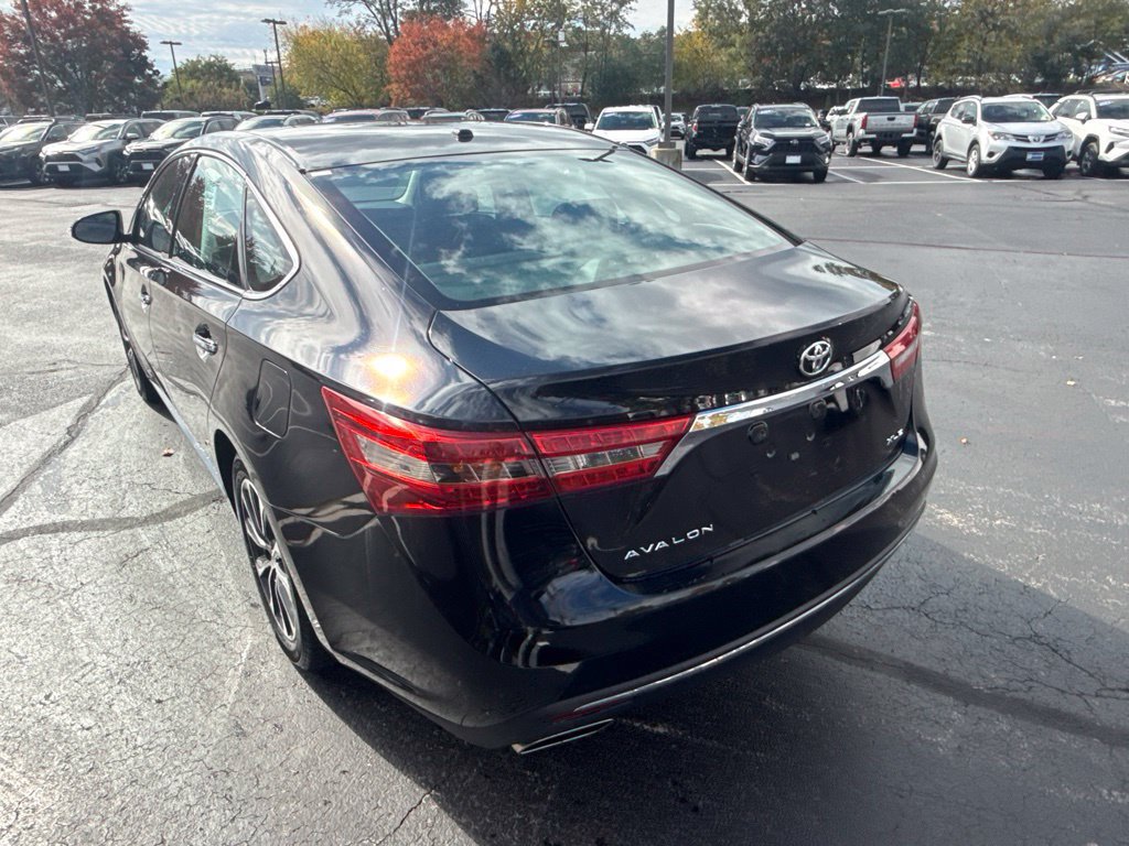 Used 2018 Toyota Avalon XLE Premium w/ Carpet Mat Package FWD image 5