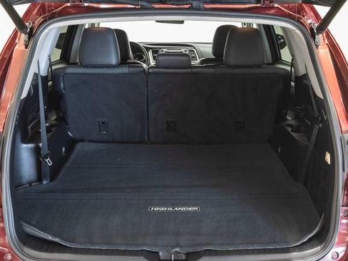 Used 2015 Toyota Highlander Plus AWD/4WD image 29