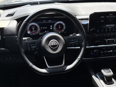 Used 2024 Nissan Pathfinder Platinum AWD/4WD image 25