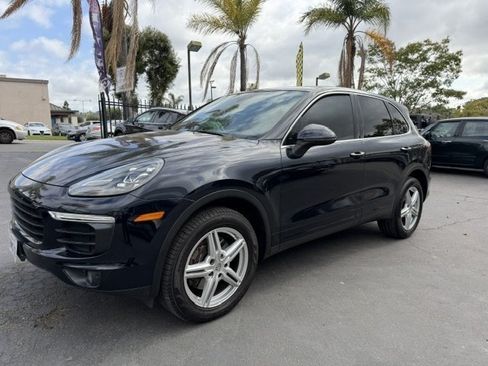 Used 2017 Porsche Cayenne w/ Premium Plus Package AWD/4WD image 7