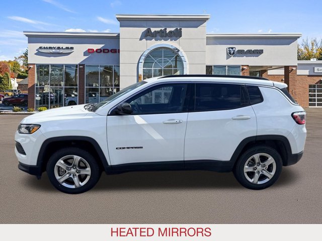 Used 2024 Jeep Compass Latitude AWD/4WD image 5