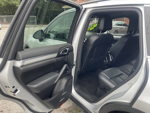 Used 2011 Porsche Cayenne S image 16