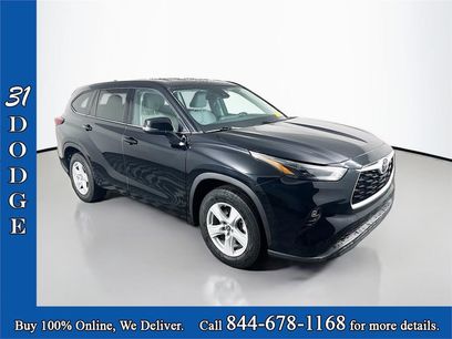 Used 2022 Toyota Highlander LE
