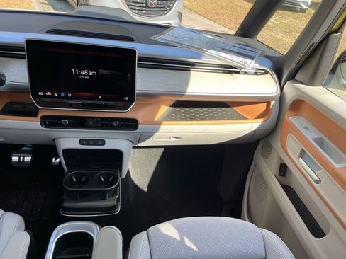 New 2025 Volkswagen ID. Buzz 1st Edition AWD/4WD image 6