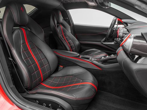 Used 2019 Ferrari 812 Superfast Base image 28