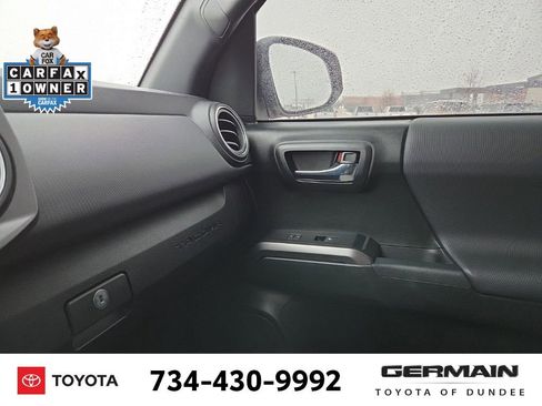 Used 2021 Toyota Tacoma TRD Off-Road w/ Technology Package image 31