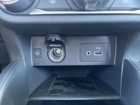 New 2025 Nissan Versa SV w/ Trunk Package image 22