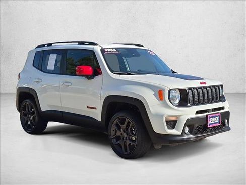 Used 2022 Jeep Renegade Latitude w/ Convenience Group AWD/4WD image 3