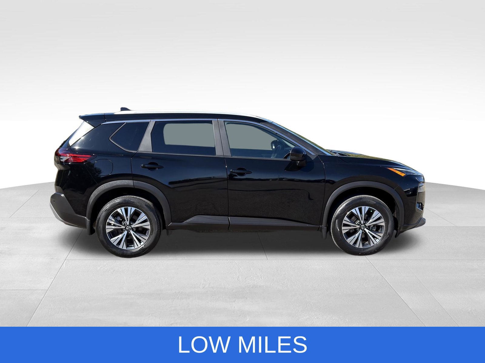 Used 2023 Nissan Rogue SV w/ SV Premium B Package AWD/4WD image 11