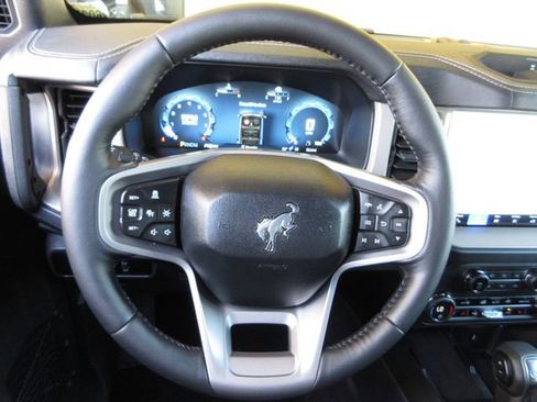 New 2026 Ford Bronco Outer Banks w/ Sasquatch Package AWD/4WD image 13