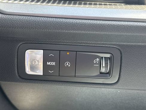 Used 2026 Chevrolet Traverse LT w/ Driver Confidence Package FWD image 18