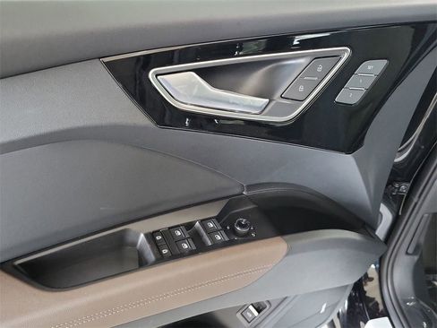 New 2026 Audi Q4 e-tron Premium image 12