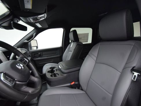 New 2026 RAM 2500 Tradesman AWD/4WD image 35