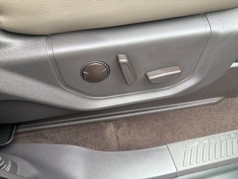 Used 2021 Ford Expedition XLT image 23