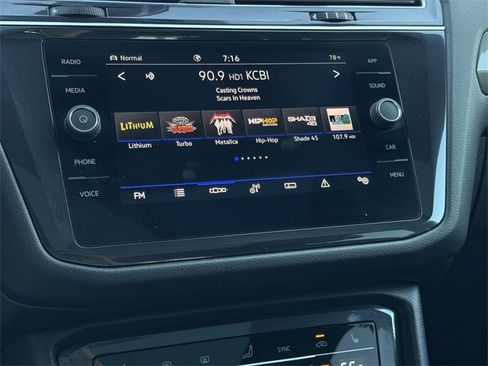 Used 2022 Volkswagen Tiguan SE R-Line image 15