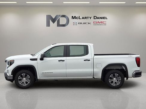 New 2026 GMC Sierra 1500 Pro w/ X31 Off-Road Package image 3