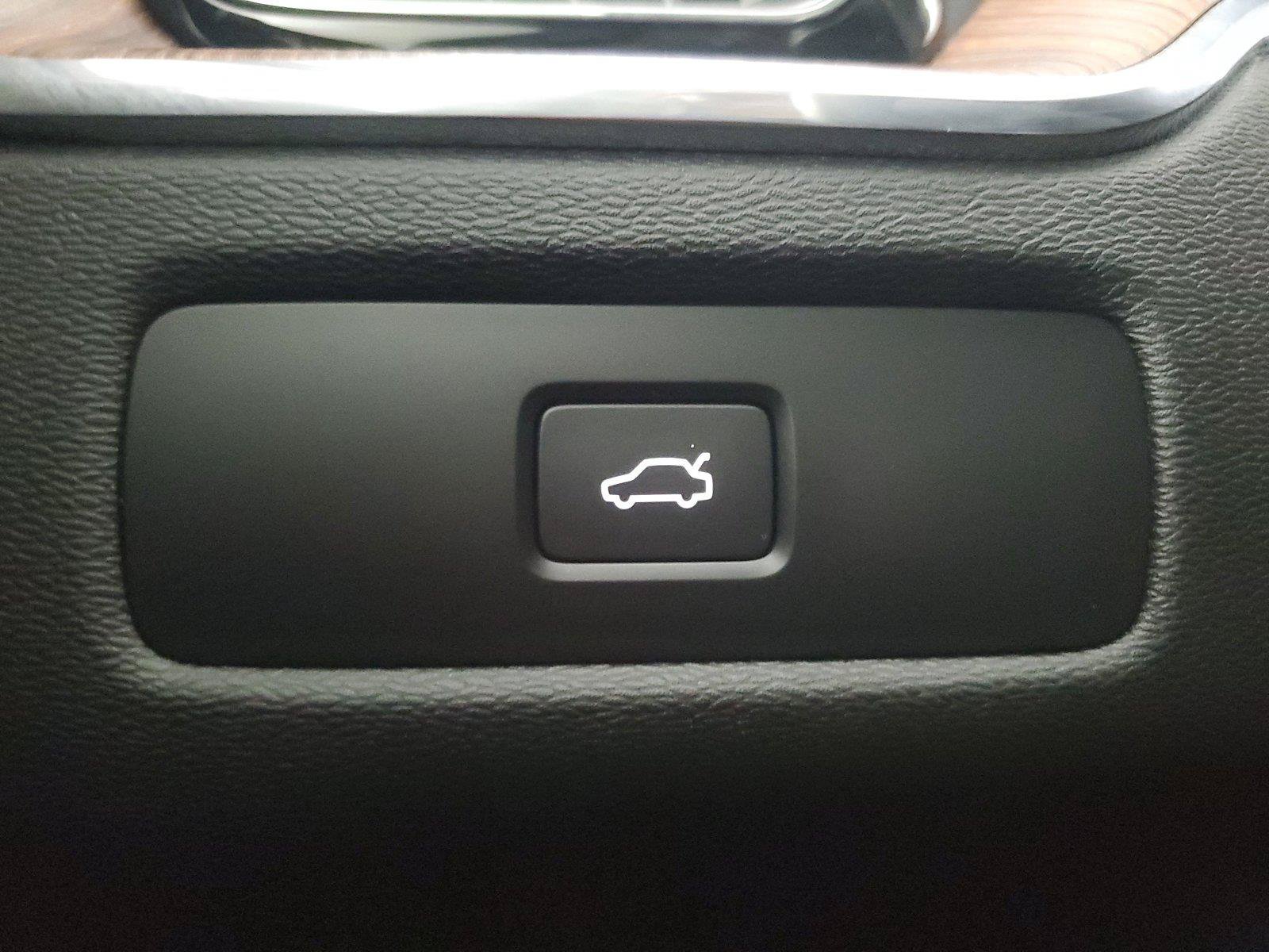 Used 2024 Volvo XC60 B5 Ultimate AWD/4WD image 35