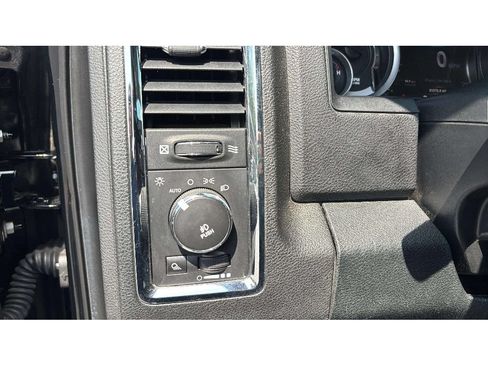 Used 2014 RAM 1500 Laramie AWD/4WD image 21