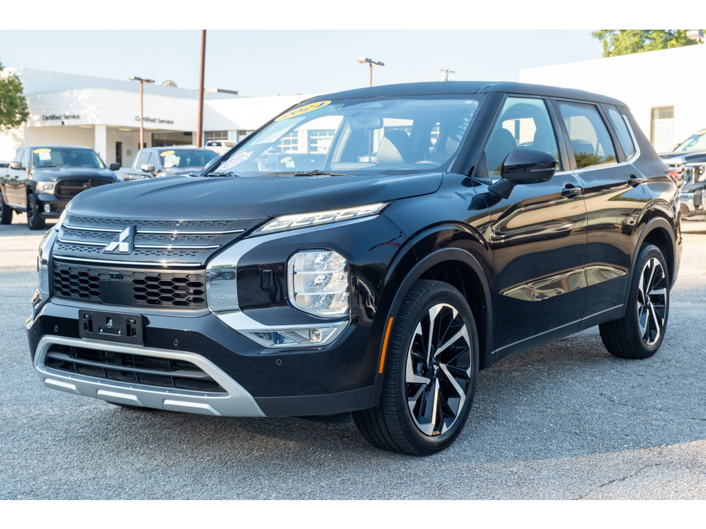 Used 2024 Mitsubishi Outlander SE AWD/4WD image 4