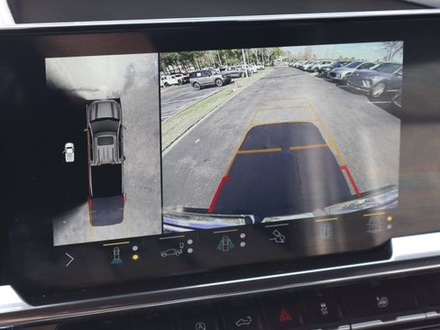 Used 2022 GMC Sierra 1500 Elevation w/ Elevation Premium Package AWD/4WD image 32