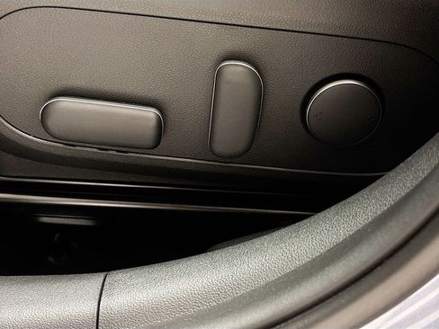 Used 2025 Hyundai Kona SEL FWD image 22