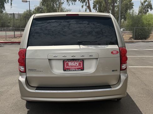 Used 2016 Dodge Grand Caravan SE w/ Quick Order Package 29E SE FWD image 5