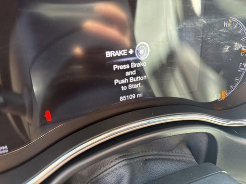 Used 2016 Jeep Grand Cherokee Laredo image 13