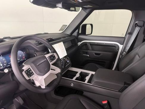 New 2026 Land Rover Defender 110 X-Dynamic SE AWD/4WD image 16