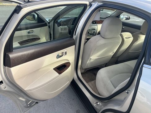 Used 2009 Buick LaCrosse CX FWD image 12