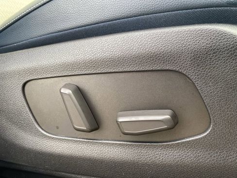 Used 2025 Kia Carnival SX Prestige image 11