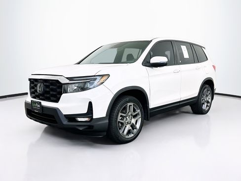 Used 2023 Honda Passport EX-L image 3