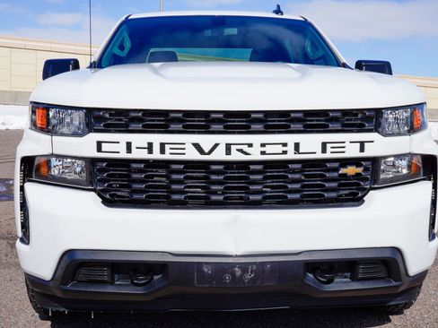 Used 2019 Chevrolet Silverado 1500 Custom w/ Custom Value Package image 9